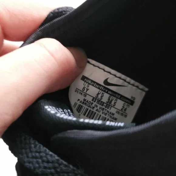 Nike Shoes - Picture 7 of 7